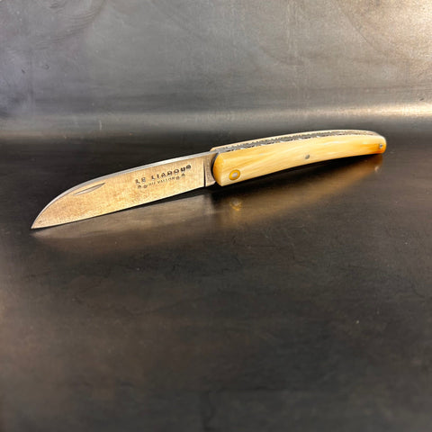 Petit Liadou in marbled Horn Tip & Chiseled Plates