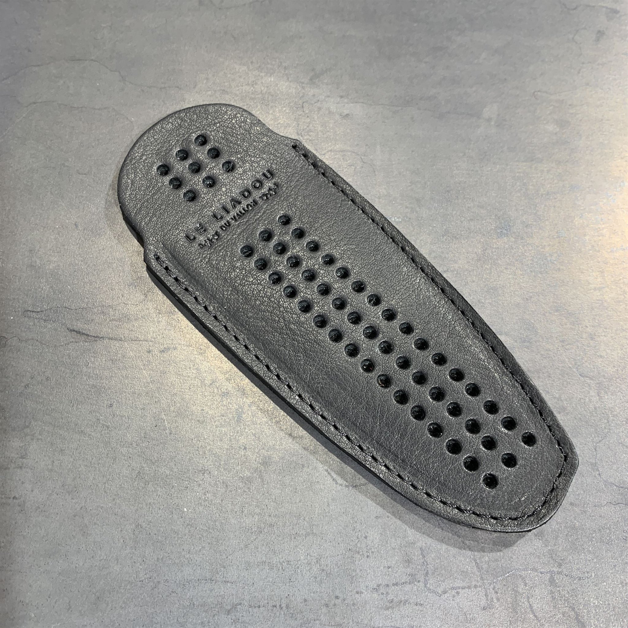 Fourreau en cuir pour Petit Liadou