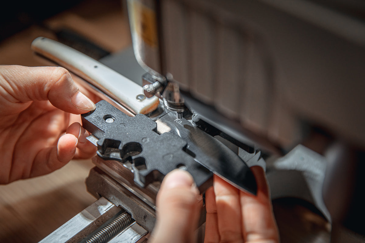 Free blade engraving.