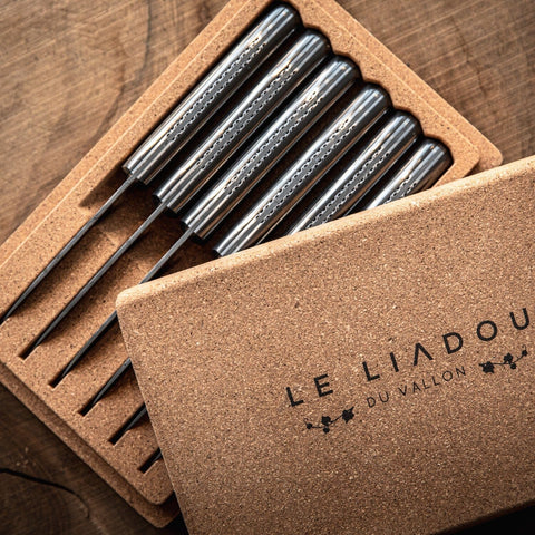 Couteaux de table Liadou en fibre de carbone/titane & lame damas (Coffret de 6)