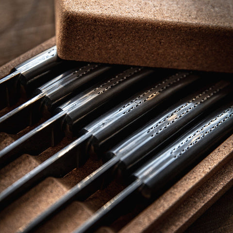 Couteaux de table Liadou en fibre de carbone/titane & lame damas (Coffret de 6)