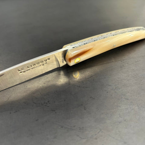 Petit Liadou en Pointe de Corne Jaspée & Platines Ciselées