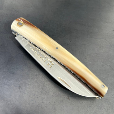 Petit Liadou en Pointe de Corne Jaspée & Platines Ciselées