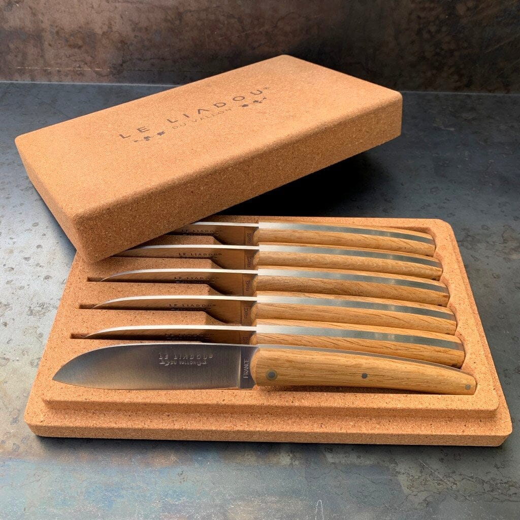 Coffret de couteaux de table chene