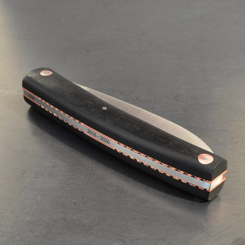 Liadou Exception in Ebony with Chiseled Plates