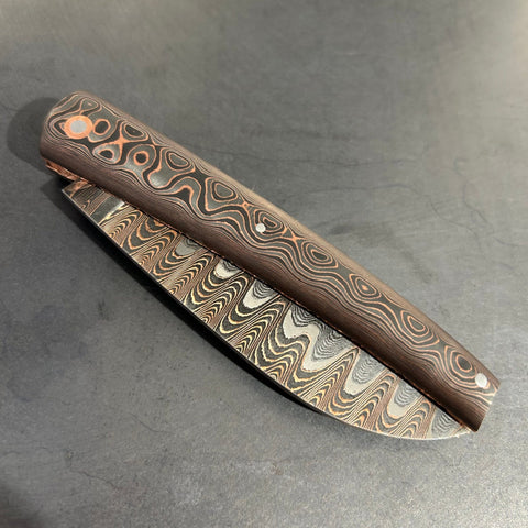 Liadou Exception in carbon fiber/copper, chiselled copper plates &amp; stainless steel Damascus blade