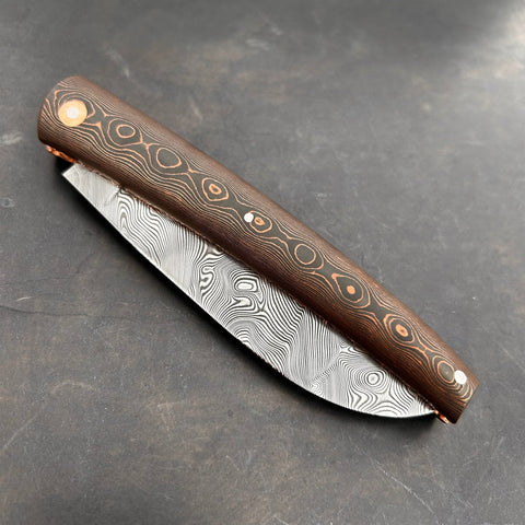 Liadou Exception in carbon fiber/copper, chiseled copper plates &amp; stainless steel Damascus blade