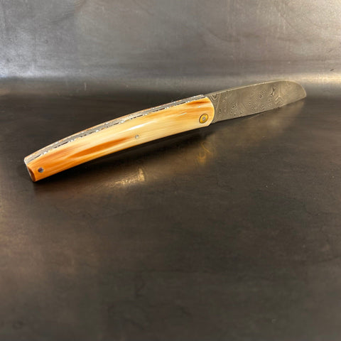 Liadou Exception in Marbled Horn Tip, Chiseled Plates & Stainless Steel Damascus Blade