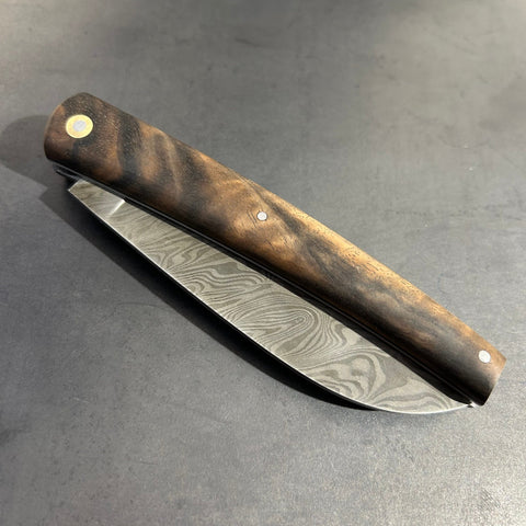 Liadou Exception in Vallon Walnut & Chiseled Plates