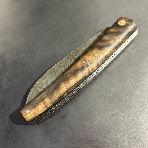 Liadou Exception in Vallon Walnut & Chiseled Plates