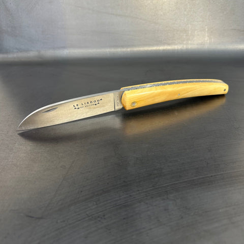 Liadou Exception in Boxwood & Chiseled Plates
