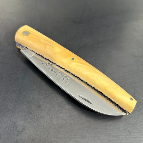 Liadou Exception in Boxwood & Chiseled Plates