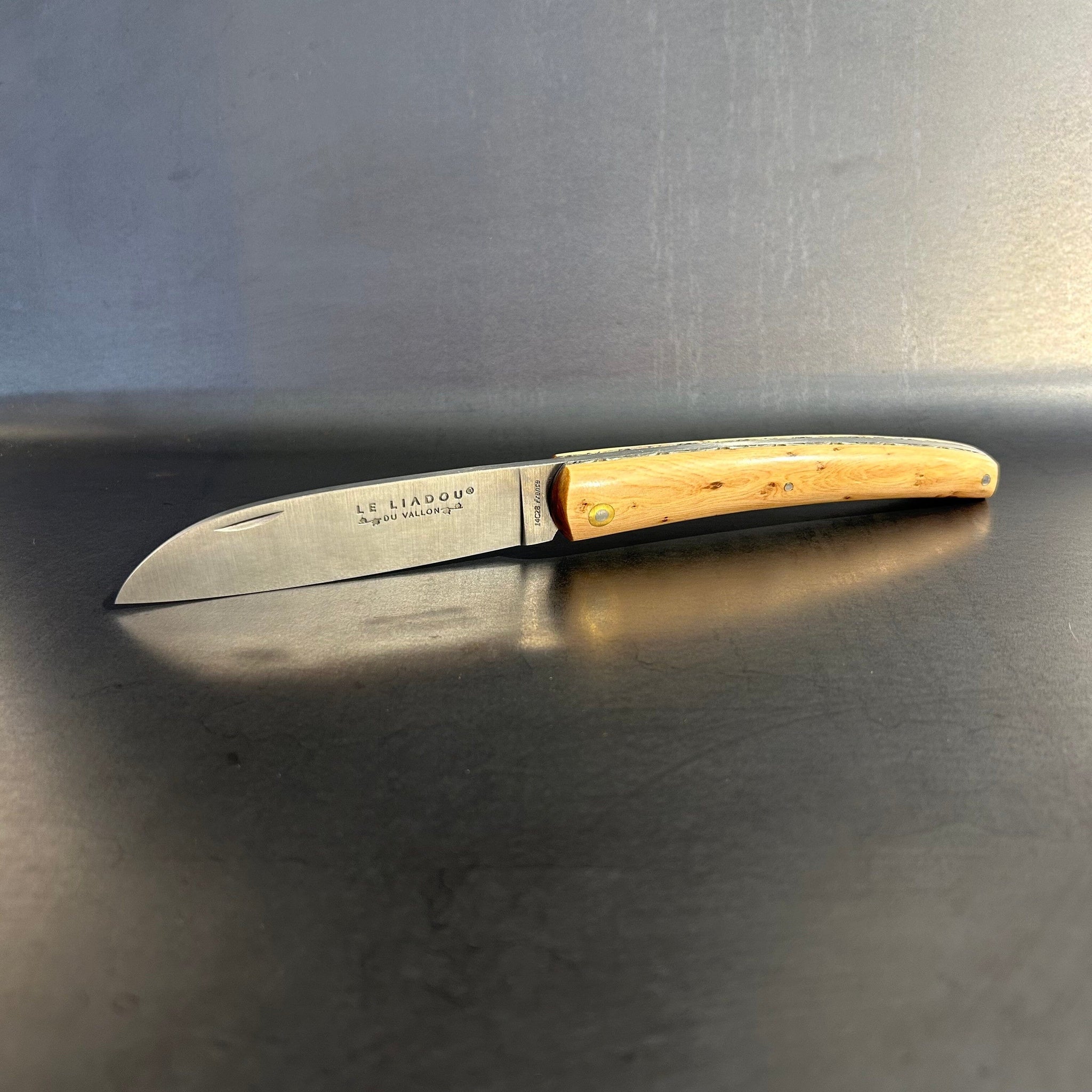 Liadou ® Exception in Juniper & Chiseled Plates