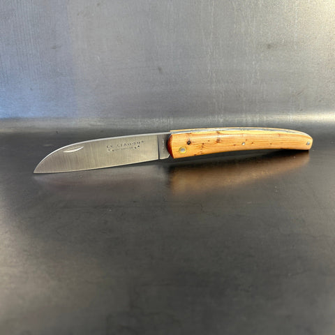 Liadou ® Exception in Juniper & Chiseled Plates