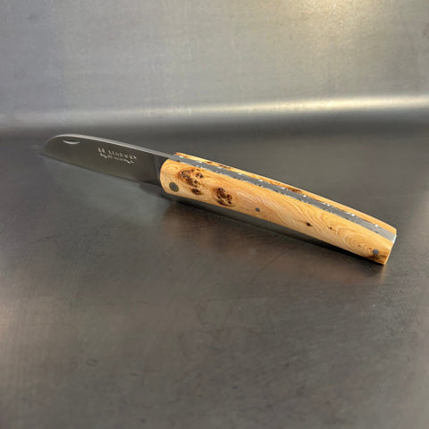 Liadou ® Exception in Juniper & Chiseled Plates