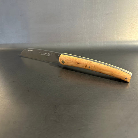 Liadou ® Exception in Juniper & Chiseled Plates