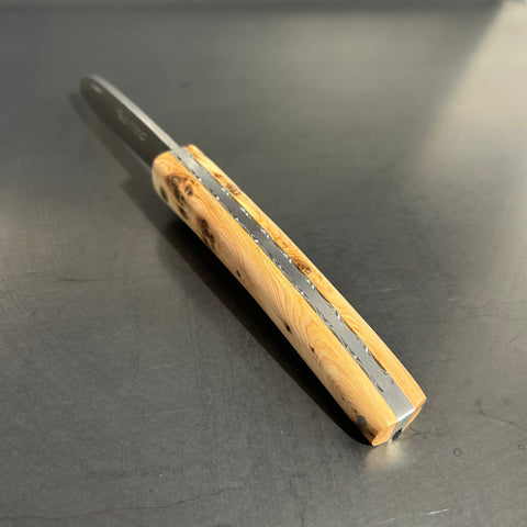 Liadou ® Exception in Juniper & Chiseled Plates