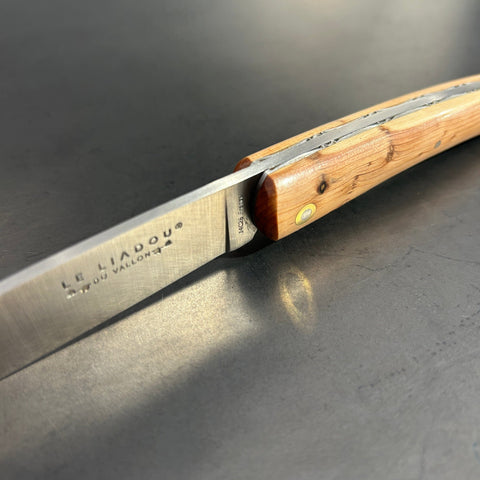 Liadou ® Exception in Juniper & Chiseled Plates