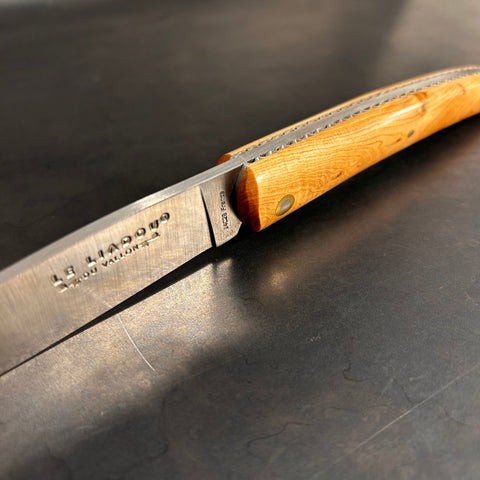 Liadou ® Exception in Juniper & Chiseled Plates