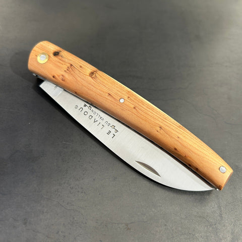 Liadou ® Exception in Juniper & Chiseled Plates