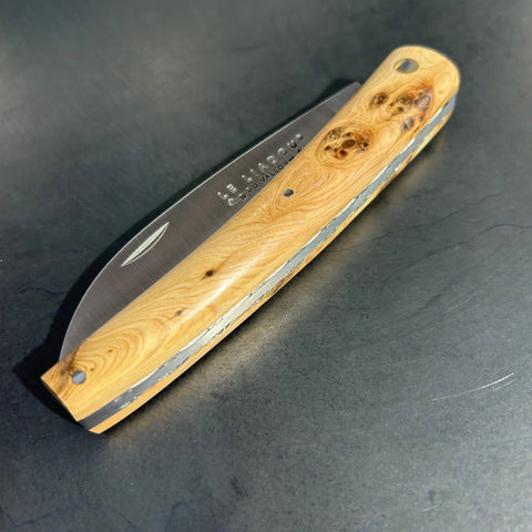 Liadou ® Exception in Juniper & Chiseled Plates