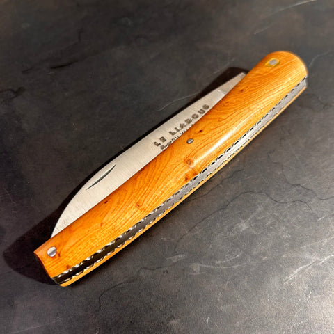 Liadou ® Exception in Juniper & Chiseled Plates