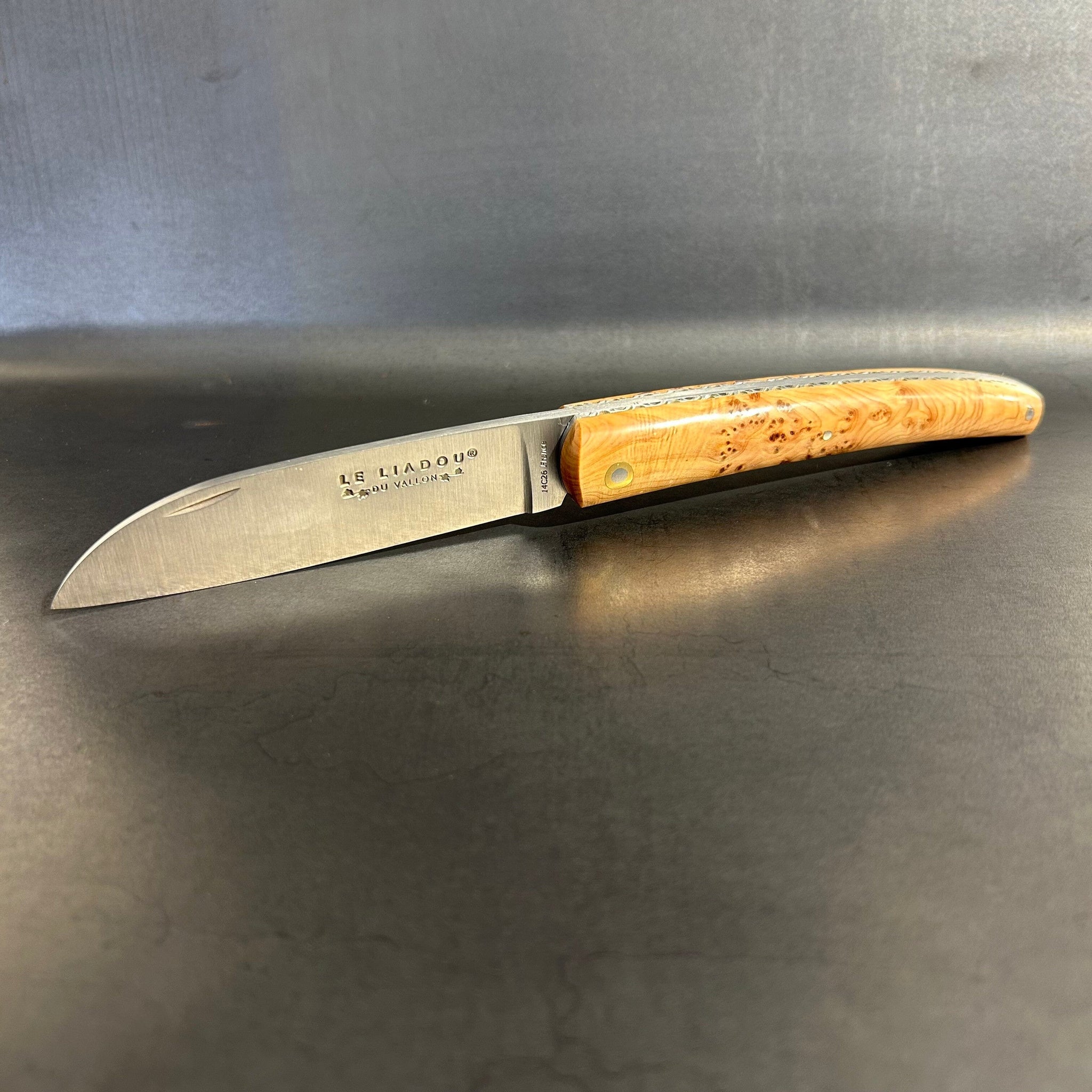 Liadou ® Exception in Juniper & Chiseled Plates