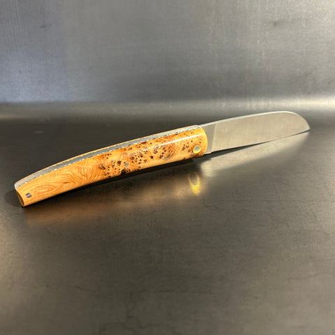 Liadou ® Exception in Juniper & Chiseled Plates