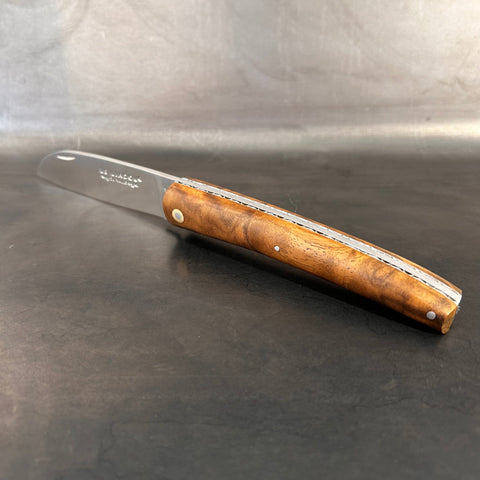 Liadou Exception in Vallon Walnut & Chiseled Plates