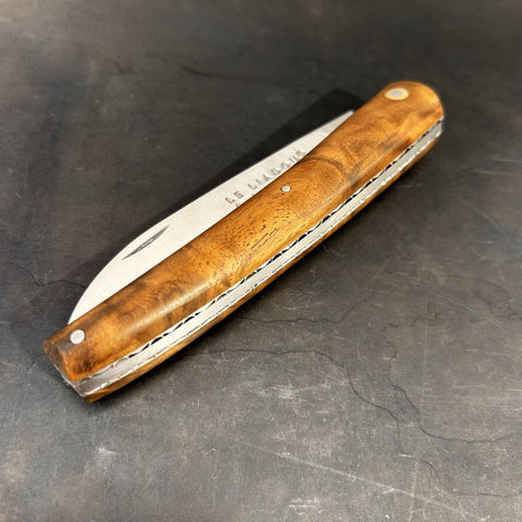 Liadou Exception in Vallon Walnut & Chiseled Plates