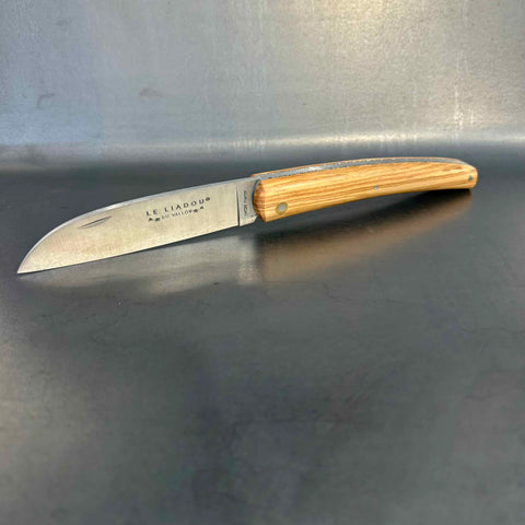 Liadou Exception in olive wood & Chiseled Plates