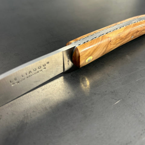 Liadou Exception in olive wood & Chiseled Plates