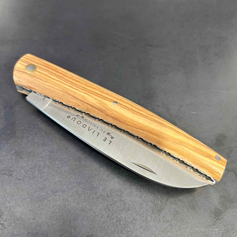 Liadou Exception in olive wood & Chiseled Plates