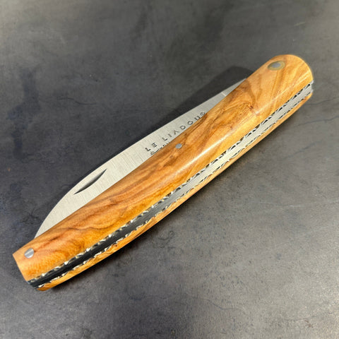 Liadou Exception in olive wood & Chiseled Plates