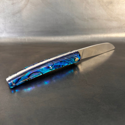 Petit Liadou in Abalone & Chiselled Plates