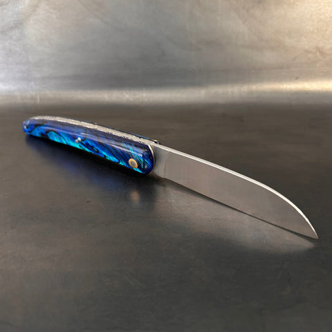 Petit Liadou in Abalone & Chiselled Plates