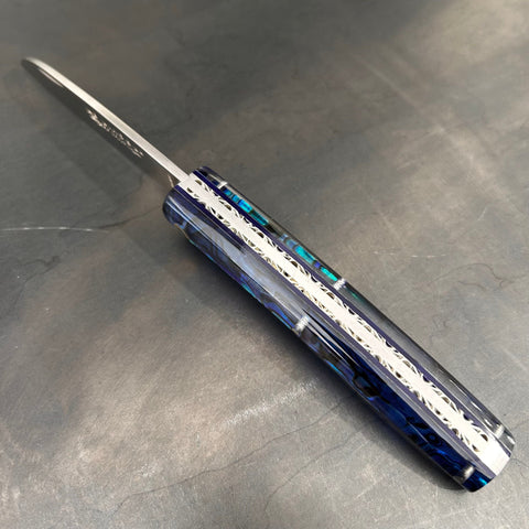 Petit Liadou in Abalone & Chiselled Plates