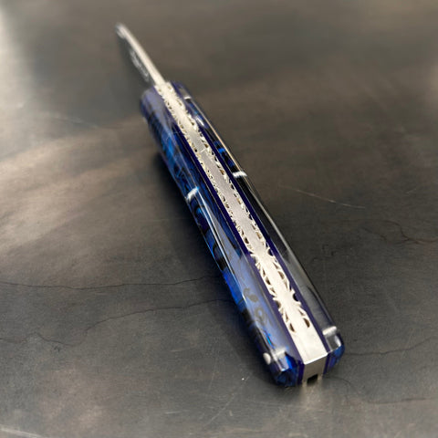 Petit Liadou in Abalone & Chiselled Plates