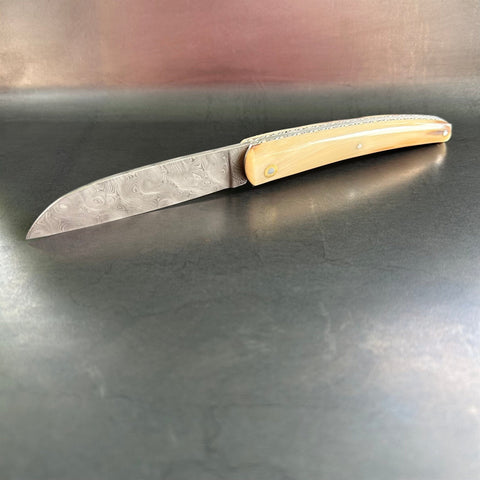 Petit Liadou Exception in Juniper Burl & Damascus Blade