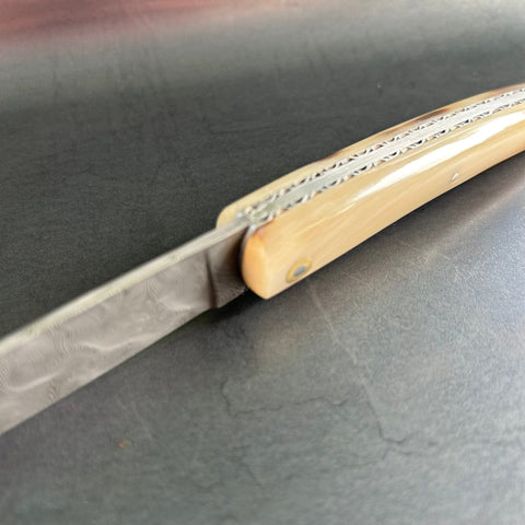 Petit Liadou Exception in Juniper Burl & Damascus Blade