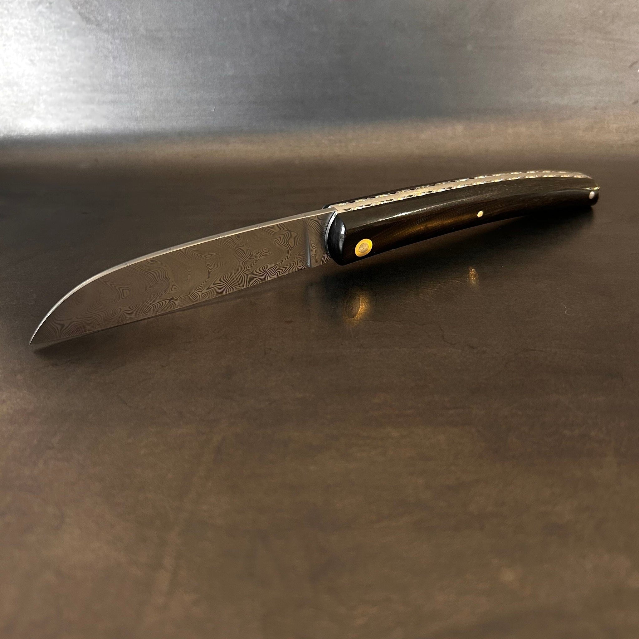 Petit Liadou Exception in Juniper Burl & Damascus Blade