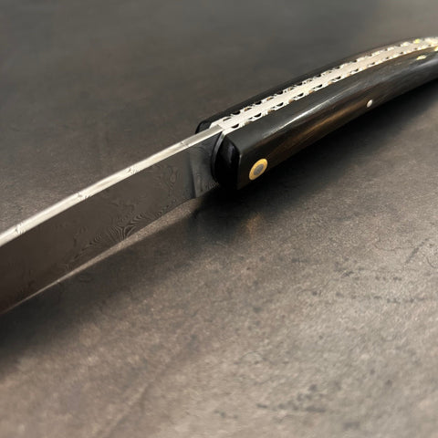 Petit Liadou Exception in Juniper Burl & Damascus Blade