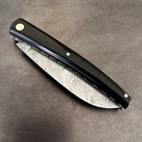 Petit Liadou Exception in Juniper Burl & Damascus Blade