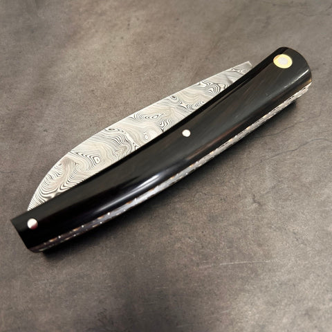 Petit Liadou Exception in Juniper Burl & Damascus Blade