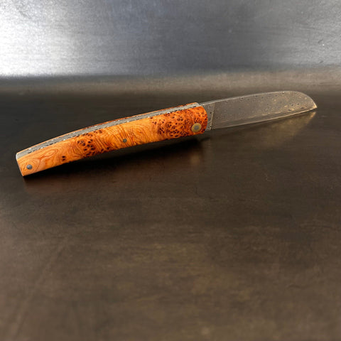 Petit Liadou Exception in Juniper Burl & Damascus Blade