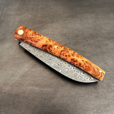 Petit Liadou Exception in Juniper Burl & Damascus Blade