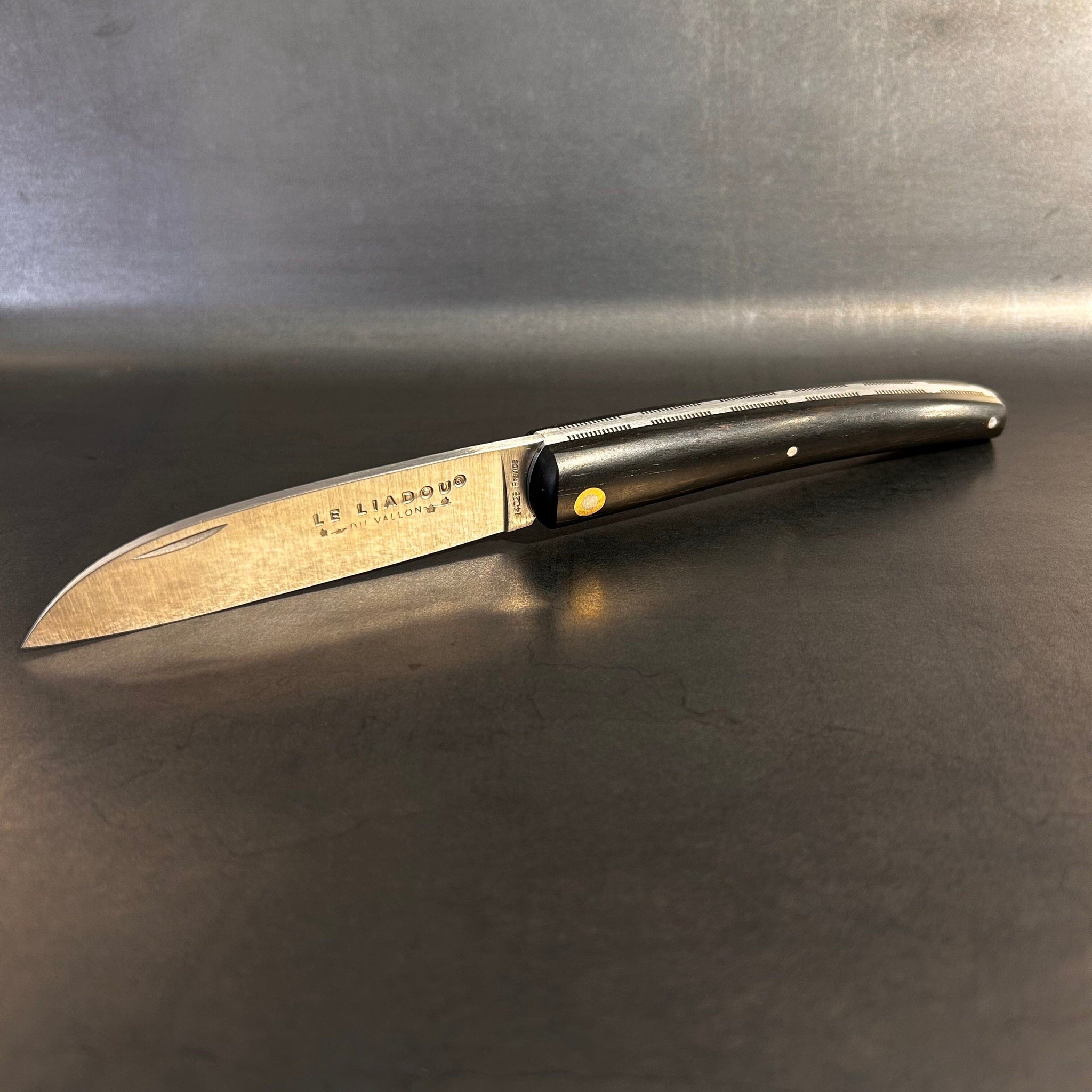 Petit Liadou en Ebène & Platines Ciselées