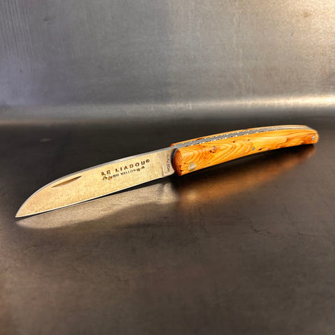 Petit Liadou in Juniper & Chiseled Plates