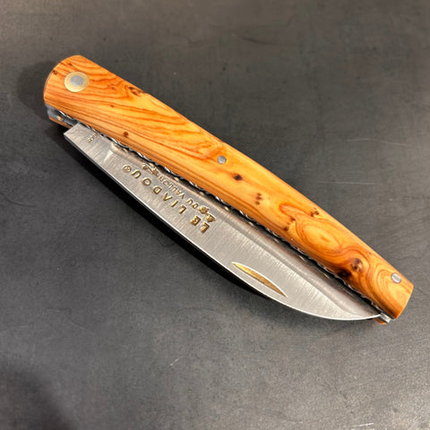 Petit Liadou in Juniper & Chiseled Plates