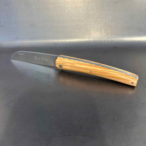 Petit Liadou in Olive & Chiseled Plates